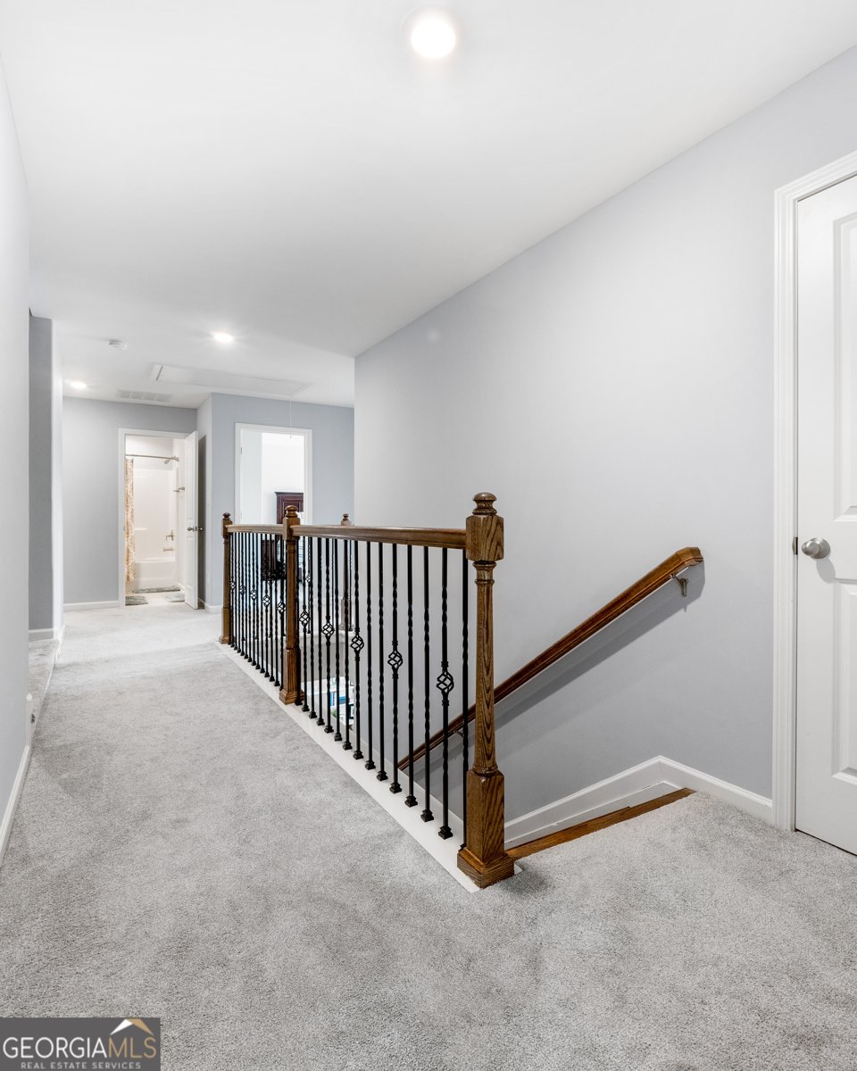 8 St Charles Avenue Sharpsburg - 26