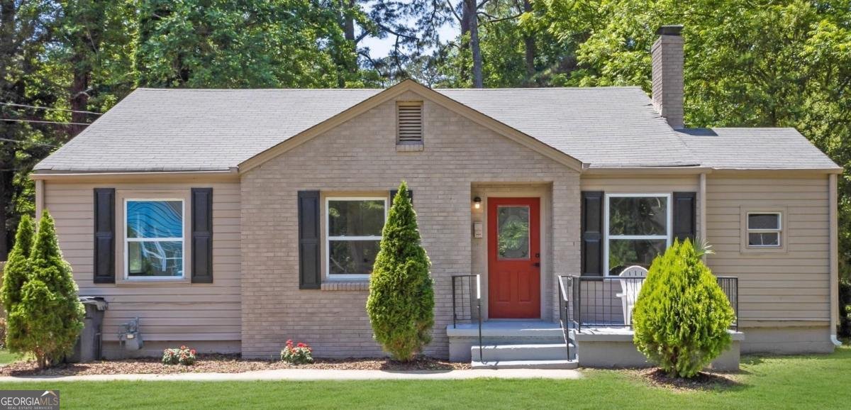 2115 Pinehurst Drive East Point - 1
