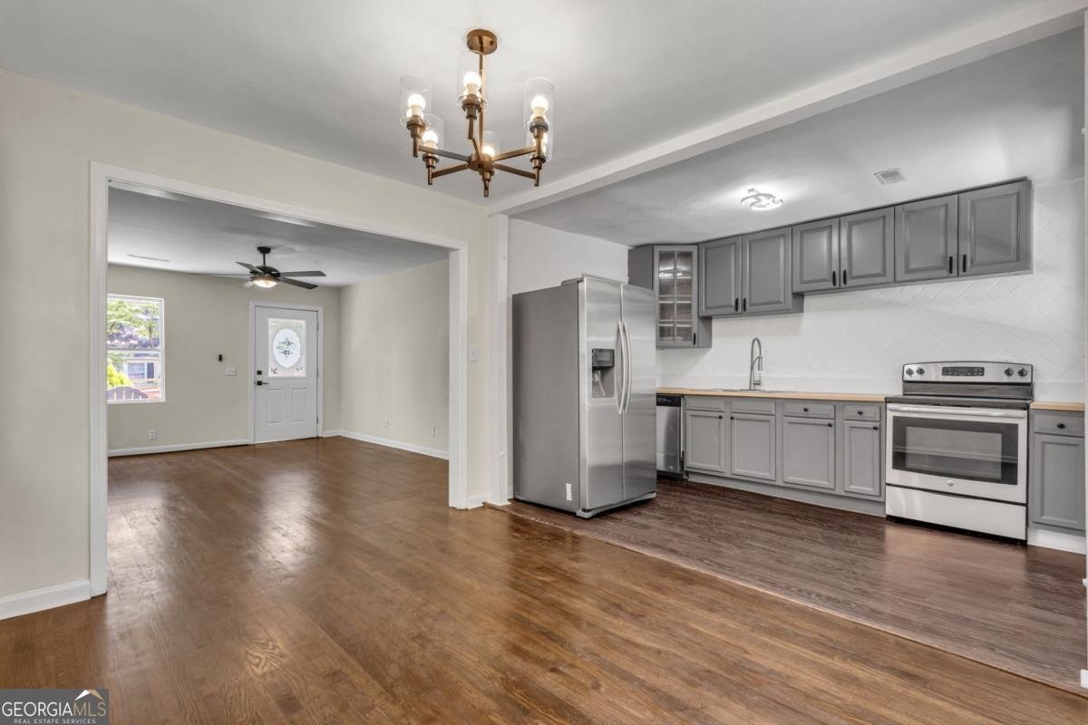 2115 Pinehurst Drive East Point - 9