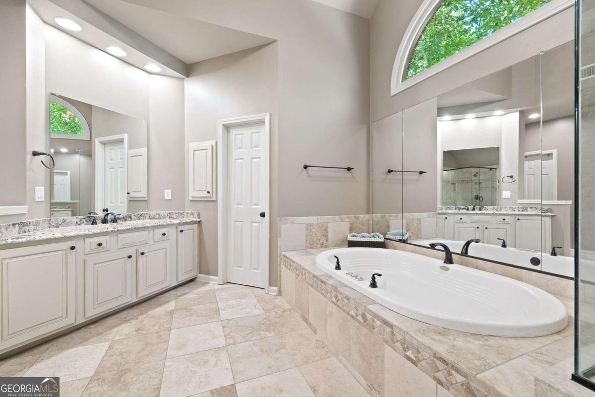635 Vinings Estates Drive Smyrna - 17