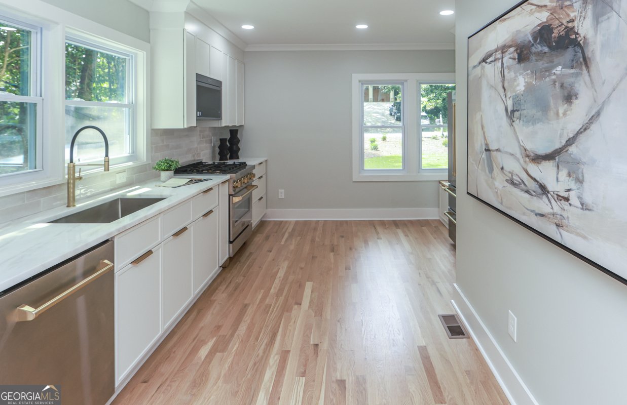 2908 N  Hills Drive Atlanta - 19