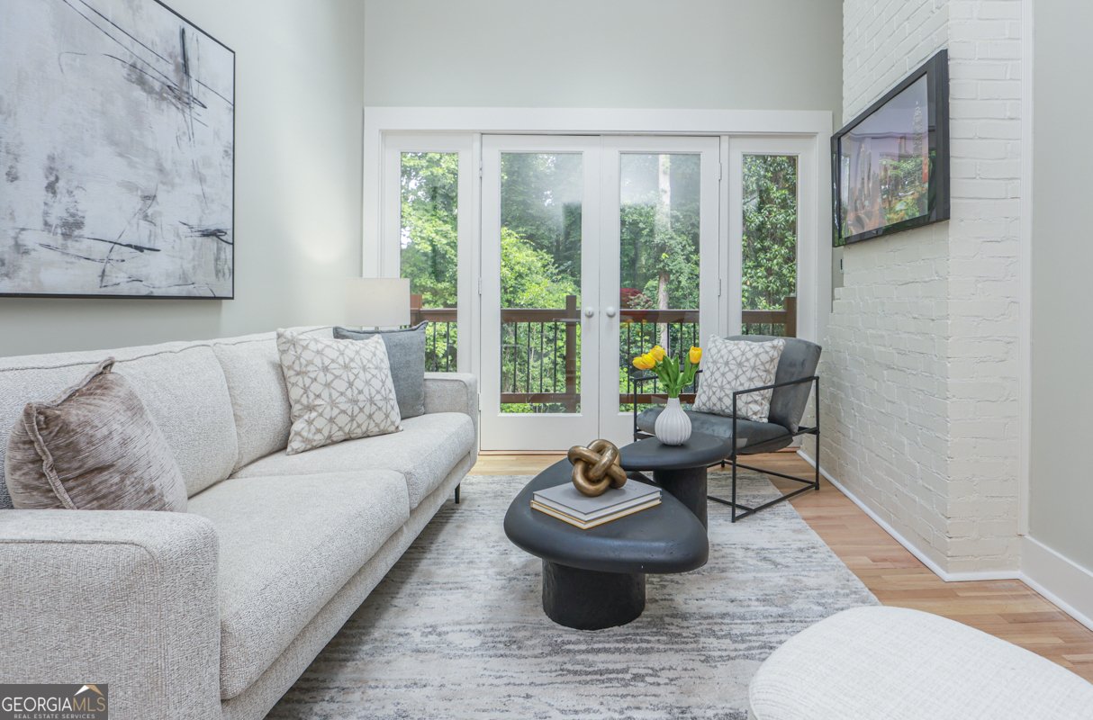 2908 N  Hills Drive Atlanta - 49