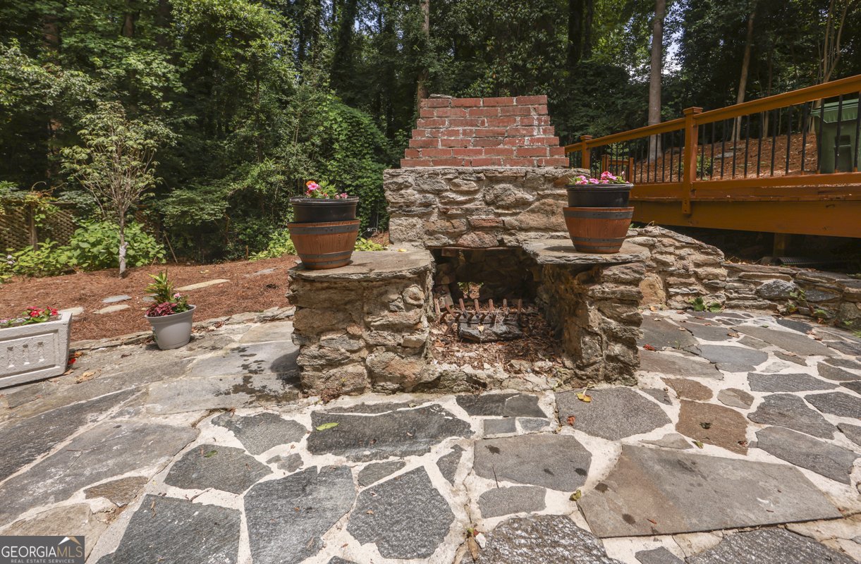 2908 N  Hills Drive Atlanta - 56