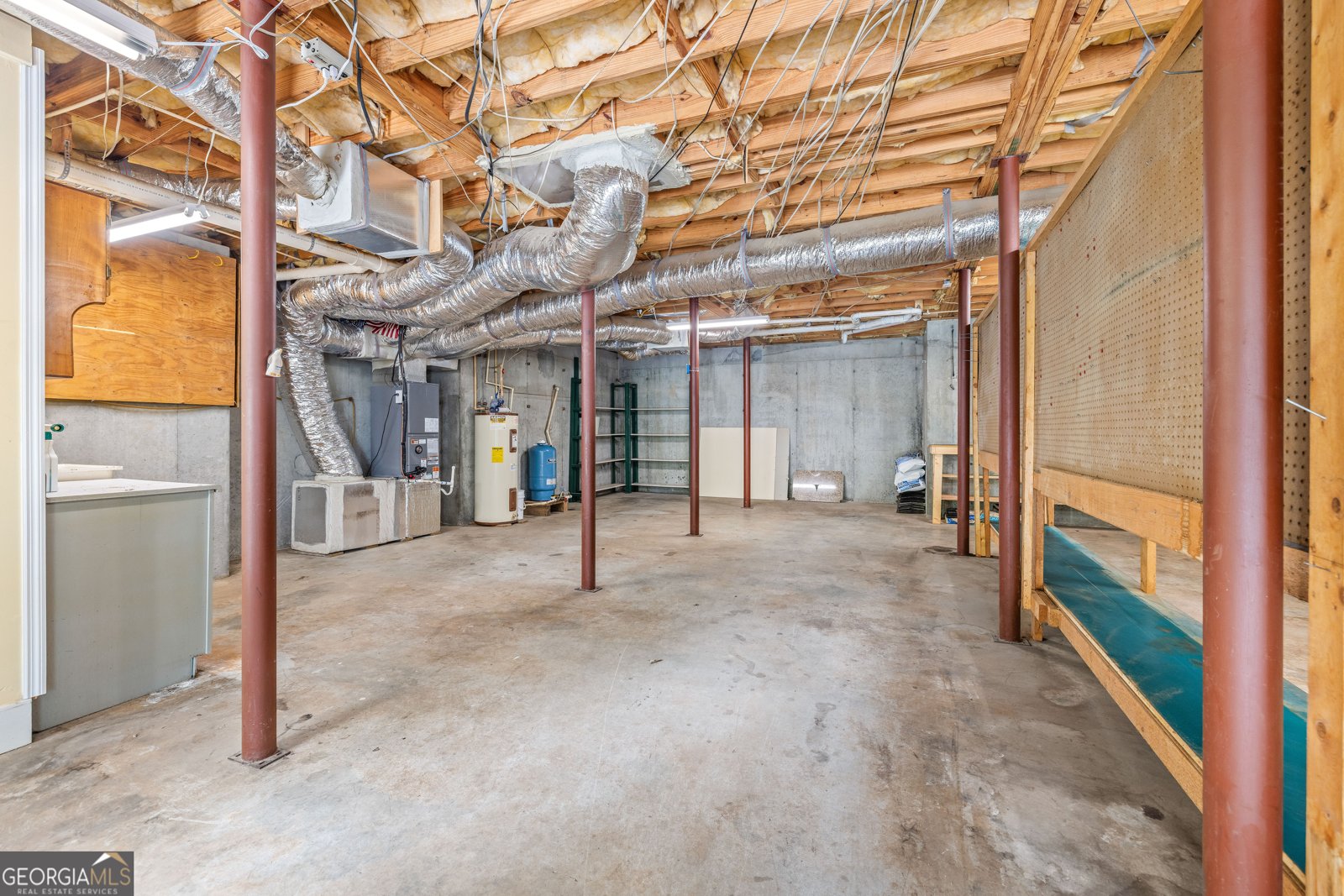 1155 Sweetwater Drive Clarkesville - 37