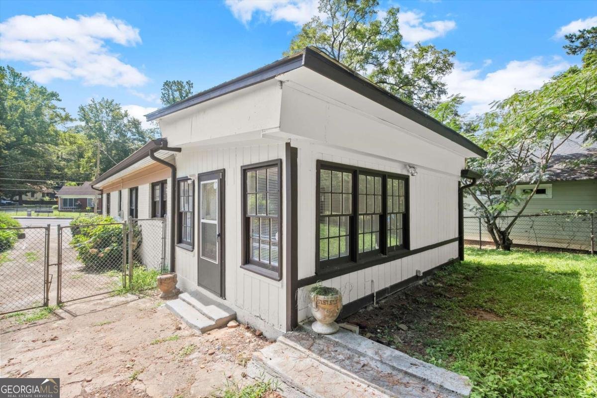 1003 Cascade Road Atlanta - 25