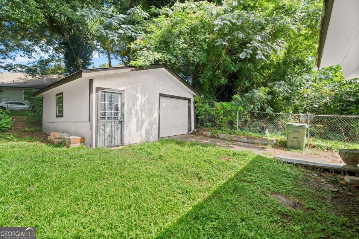 1003 Cascade Road Atlanta - 27