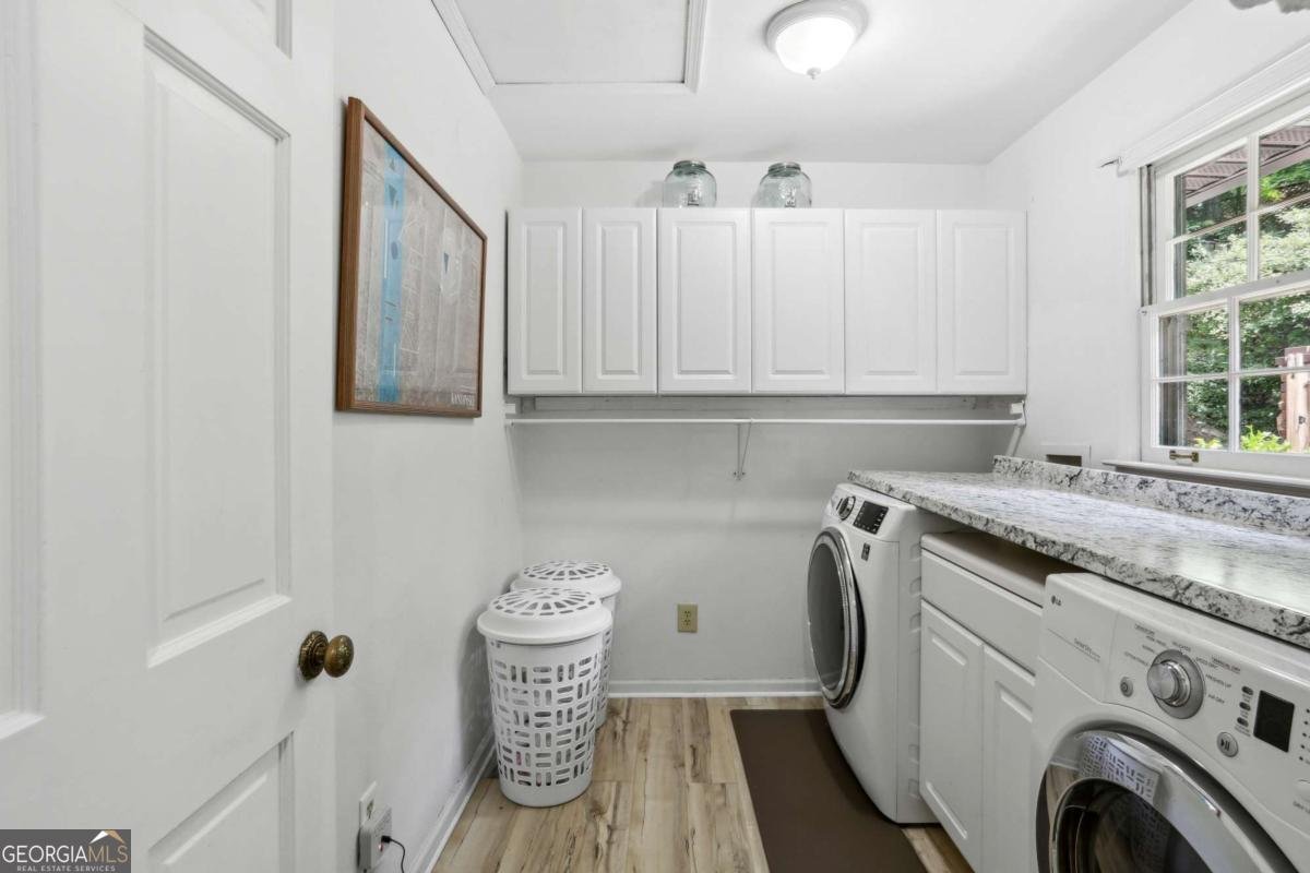 2875 Guinevere Drive Atlanta - 17