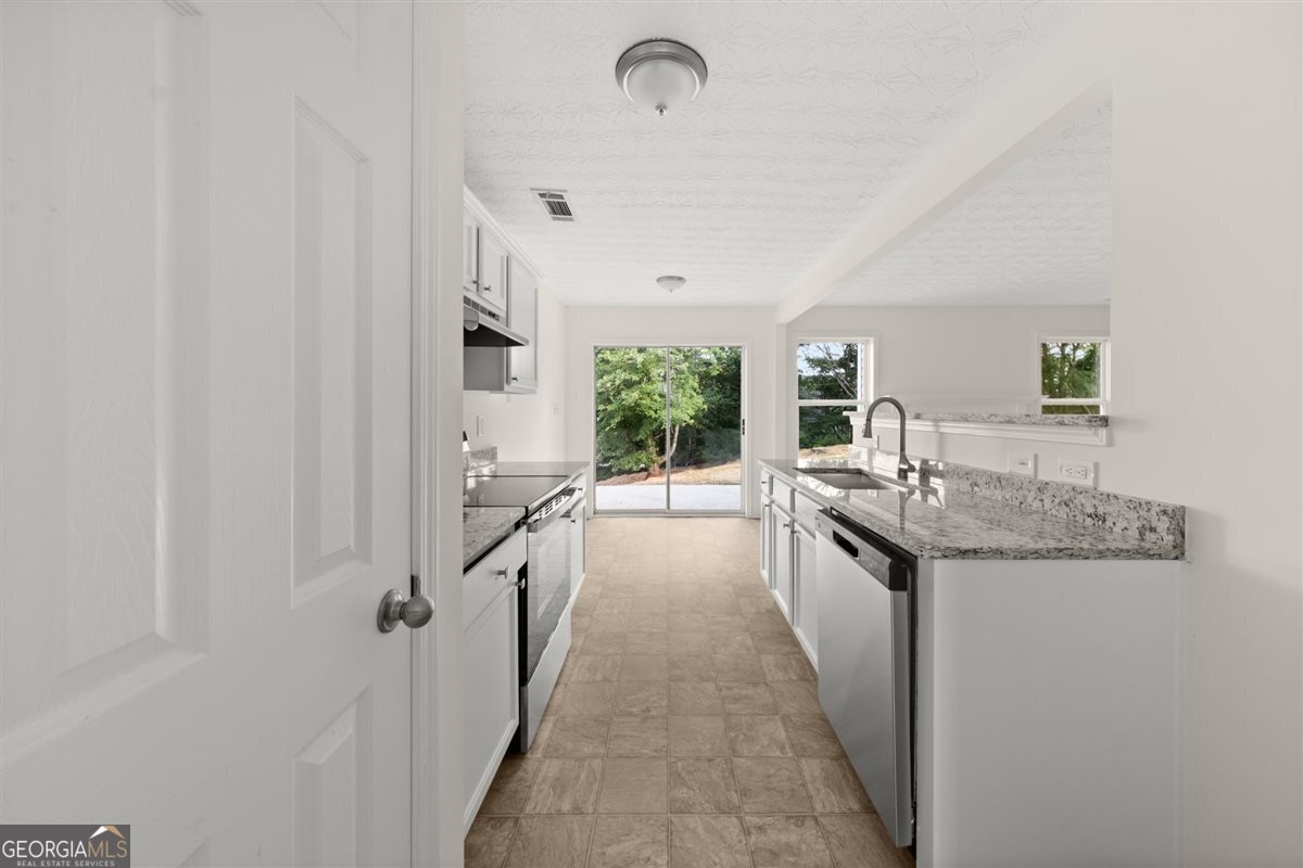 1587 Alcovy Falls Drive Lawrenceville - 11