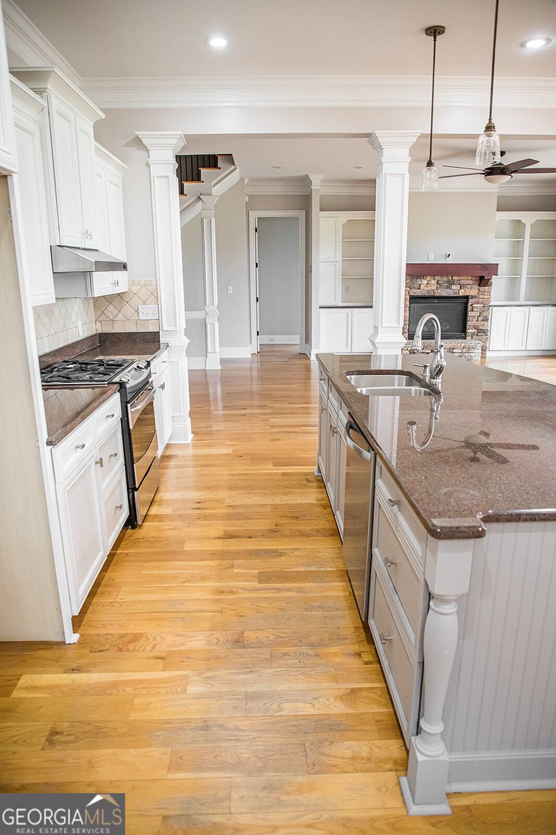 1211 Hawthorne Circle Madison - 27
