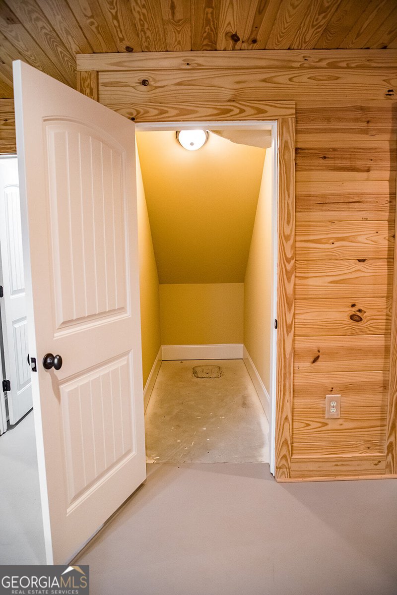 1211 Hawthorne Circle Madison - 67