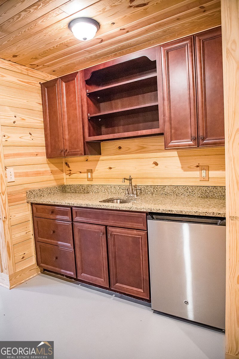 1211 Hawthorne Circle Madison - 79