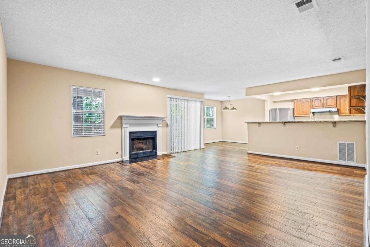 98 Hampshire Court Avondale Estates - 2