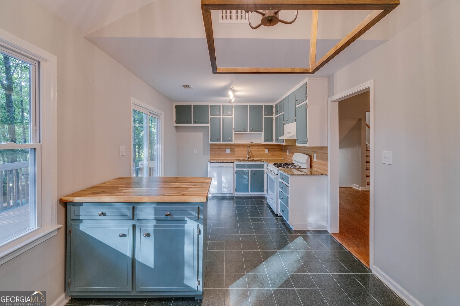 100 Lakeside Drive Covington - 15
