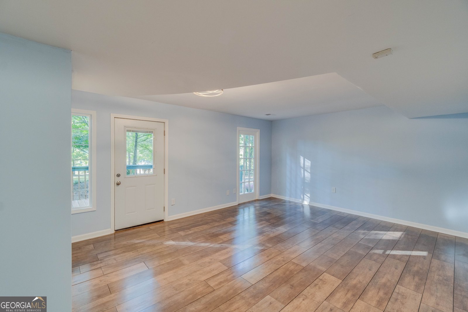 100 Lakeside Drive Covington - 19