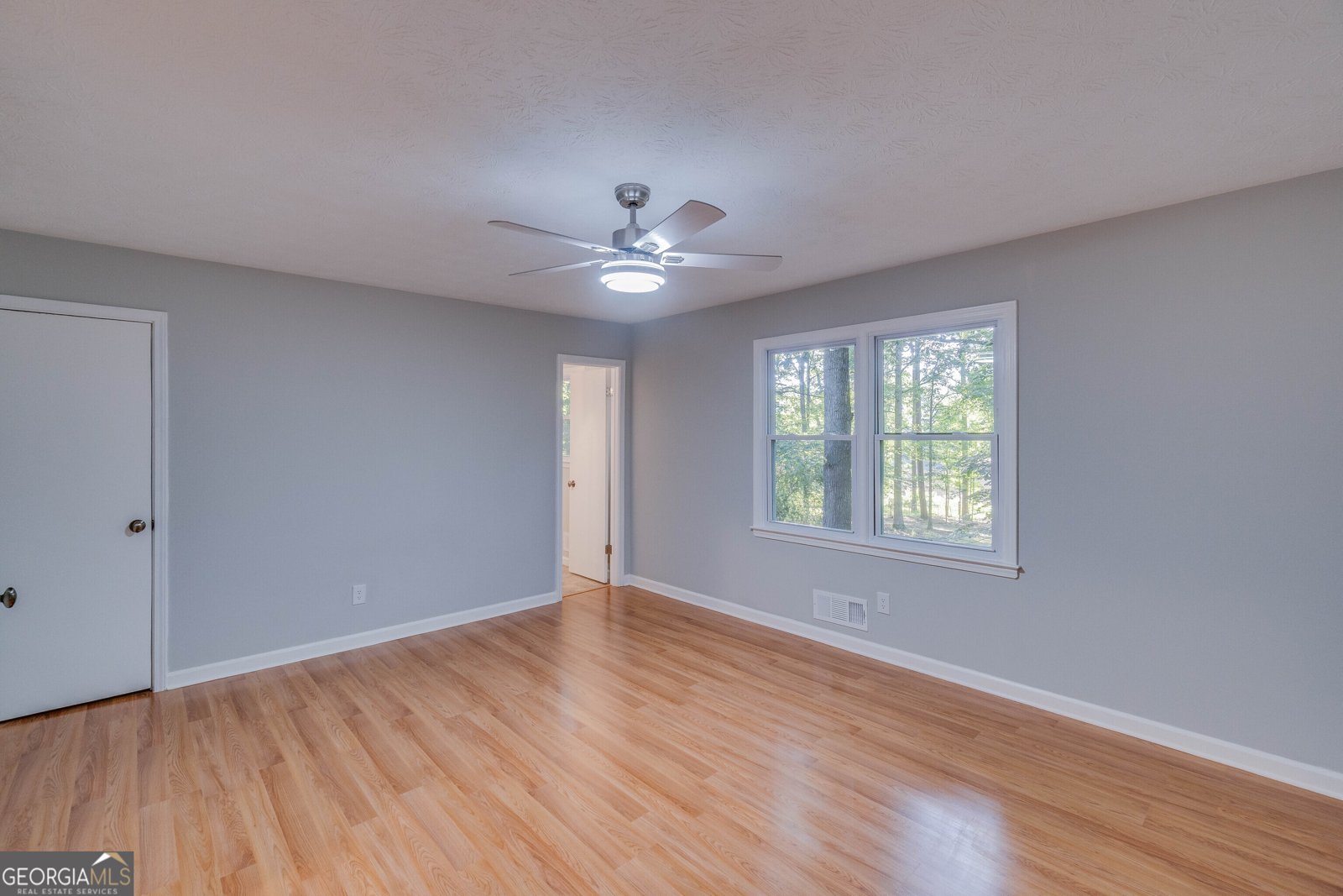100 Lakeside Drive Covington - 28