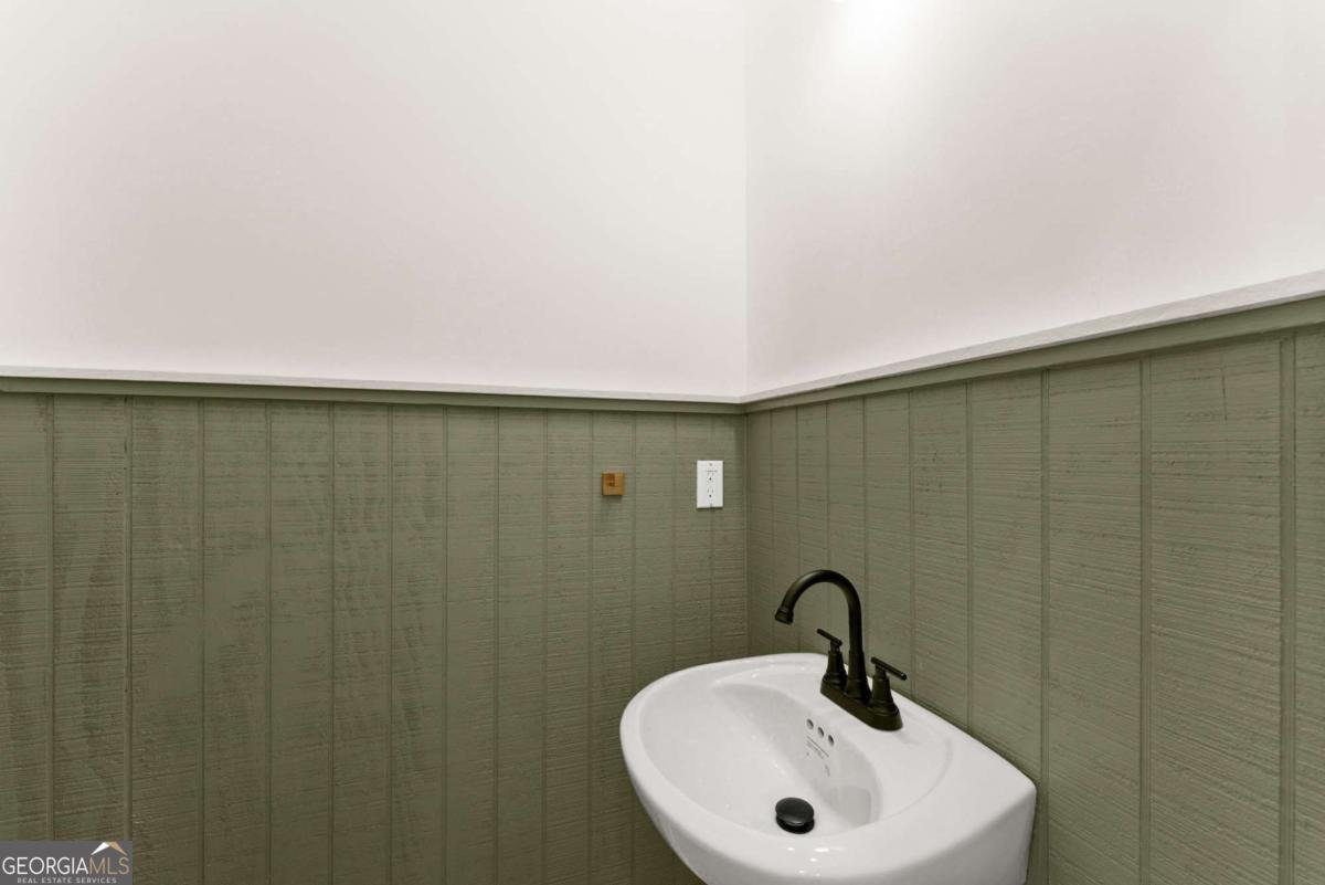 172 Llewellyn st Clarkesville - 31