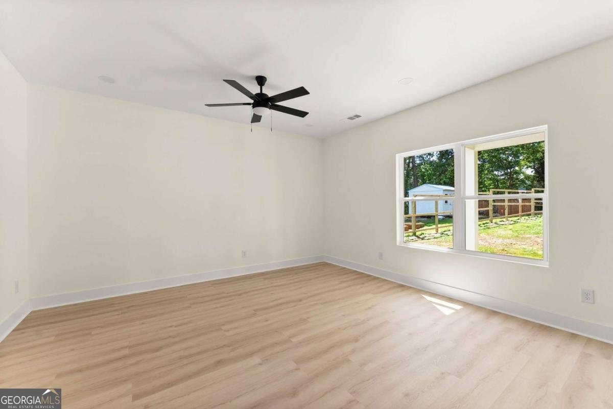 172 Llewellyn st Clarkesville - 6
