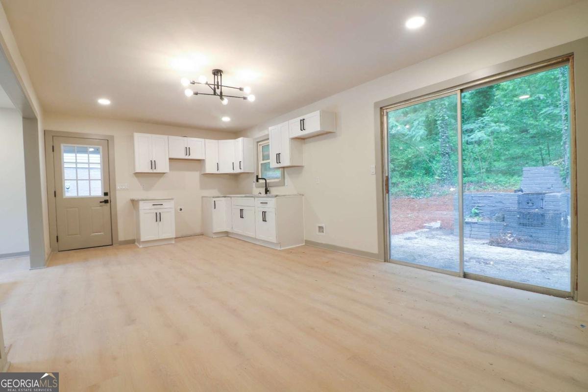 4396 Greenleaf Circle Atlanta - 8