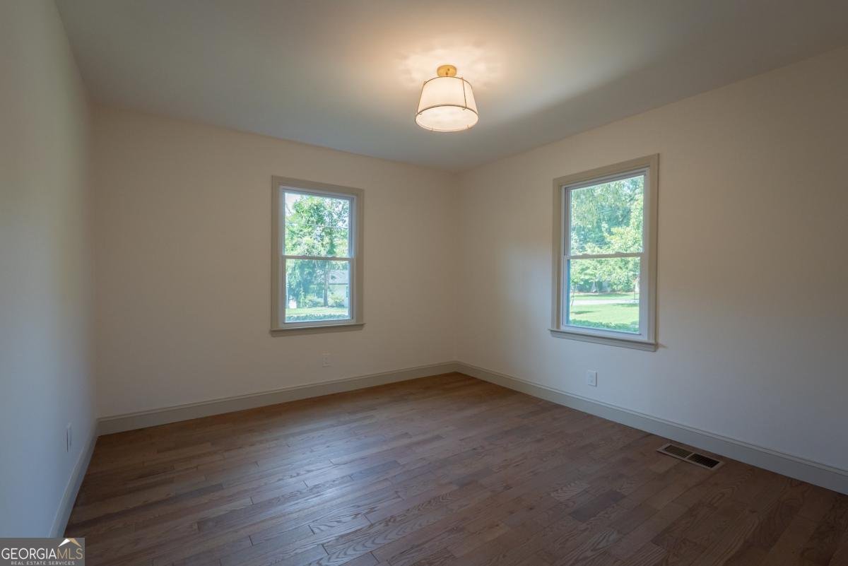 995 Valley Drive Smyrna - 22