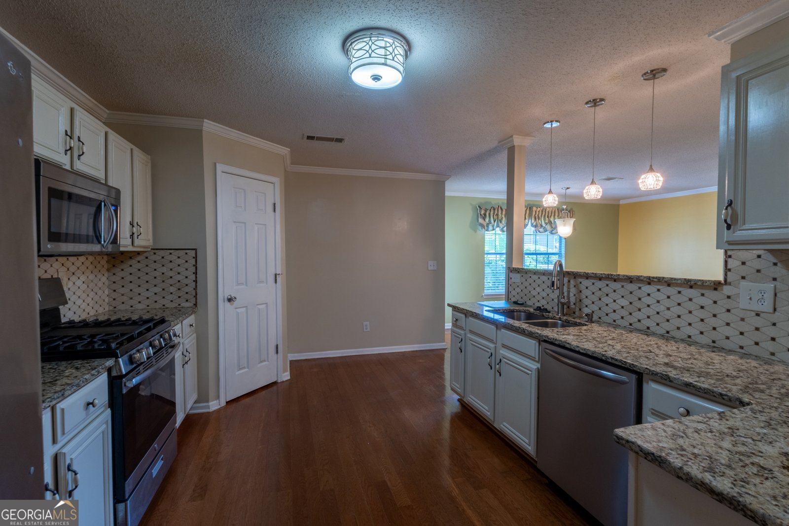 3689 Fremont Drive Ellenwood - 24