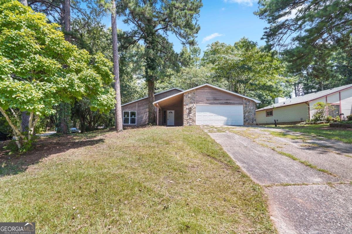 391 Park Ridge Circle Riverdale - 1
