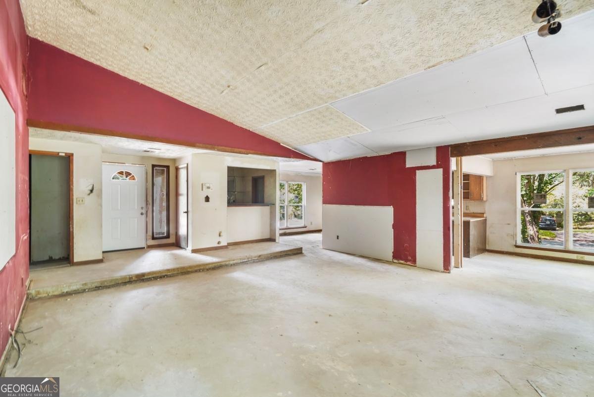 391 Park Ridge Circle Riverdale - 4