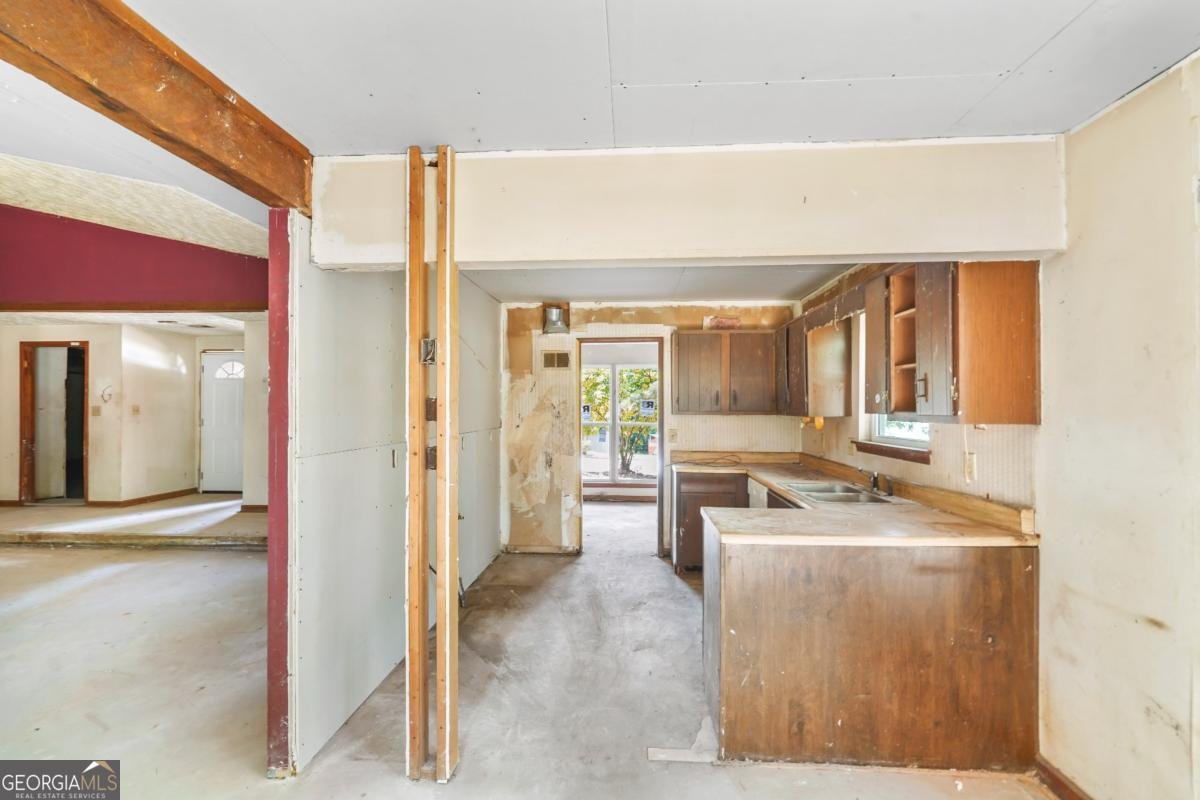 391 Park Ridge Circle Riverdale - 6