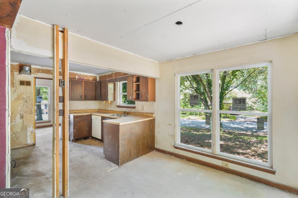 391 Park Ridge Circle Riverdale - 8
