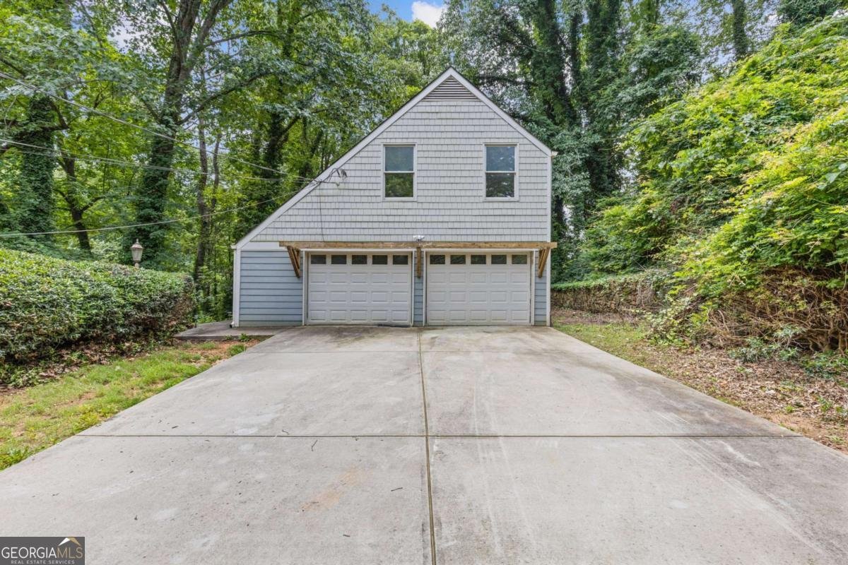 7090 Riverside Drive Atlanta - 1