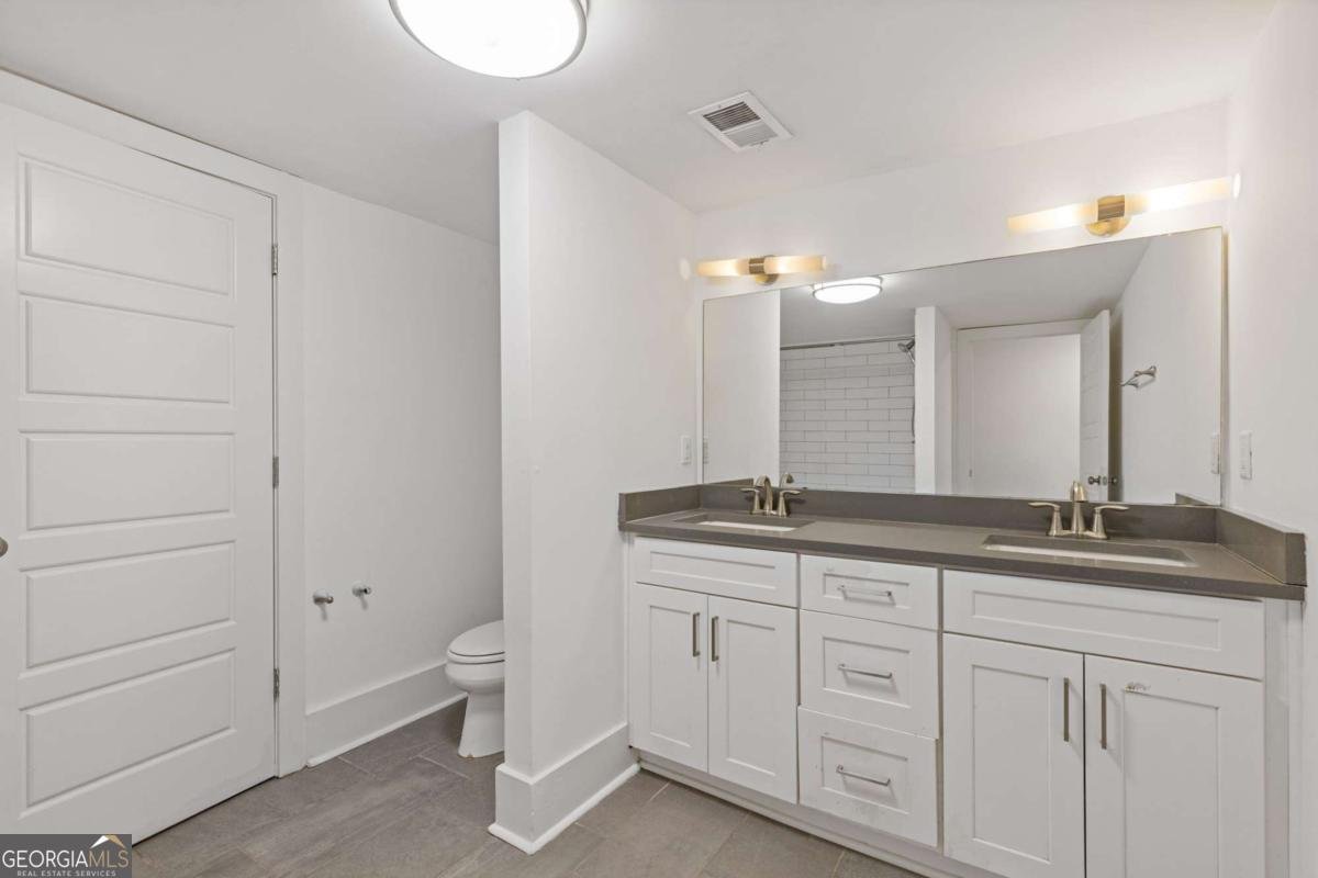 7090 Riverside Drive Atlanta - 35