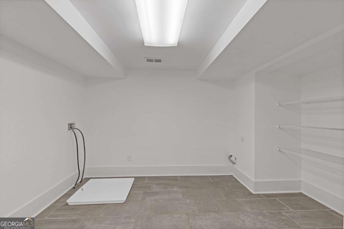 7090 Riverside Drive Atlanta - 37