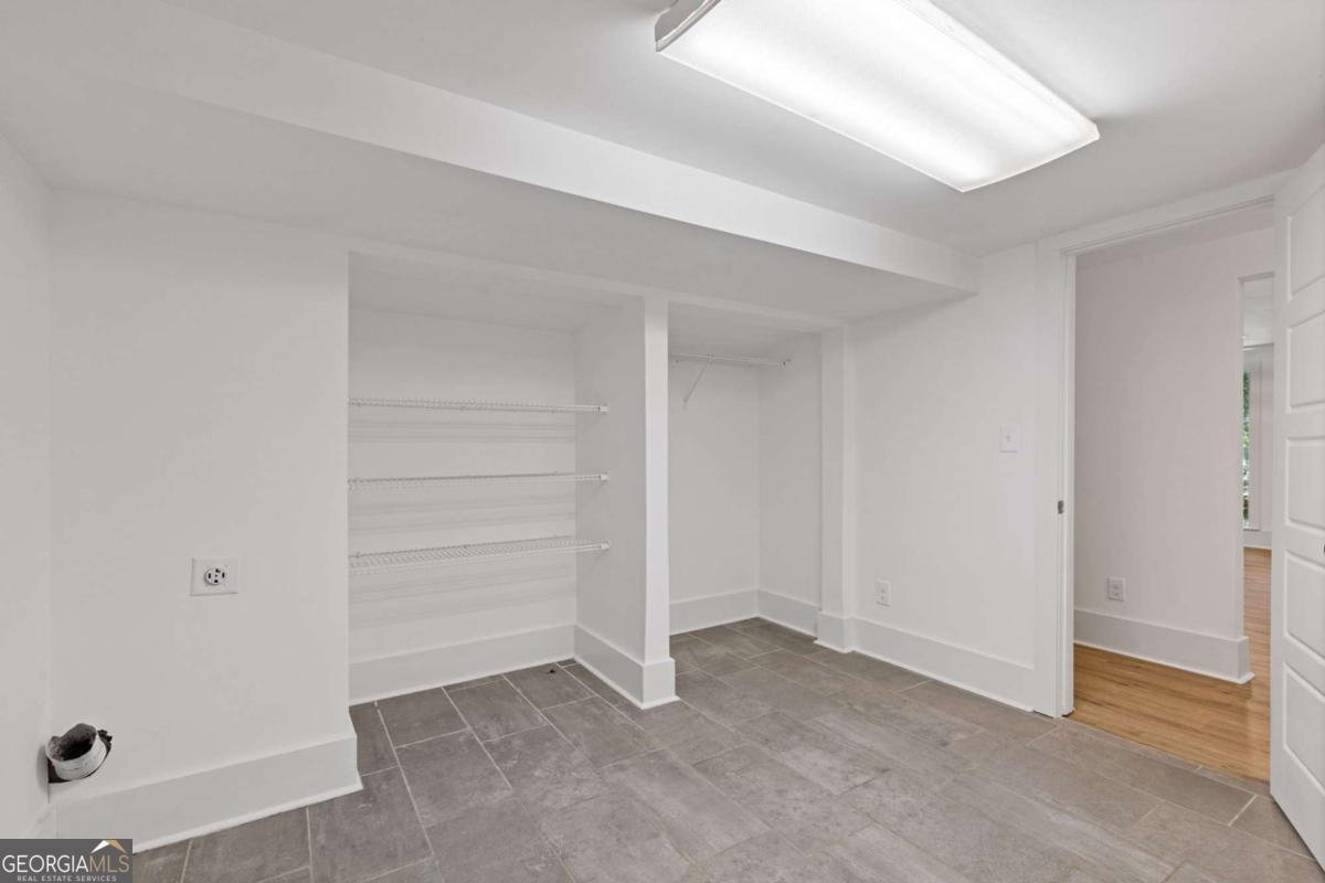7090 Riverside Drive Atlanta - 38