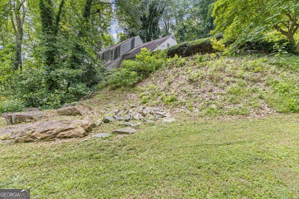 7090 Riverside Drive Atlanta - 45
