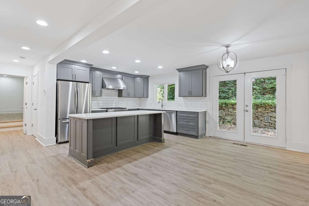 7090 Riverside Drive Atlanta - 8