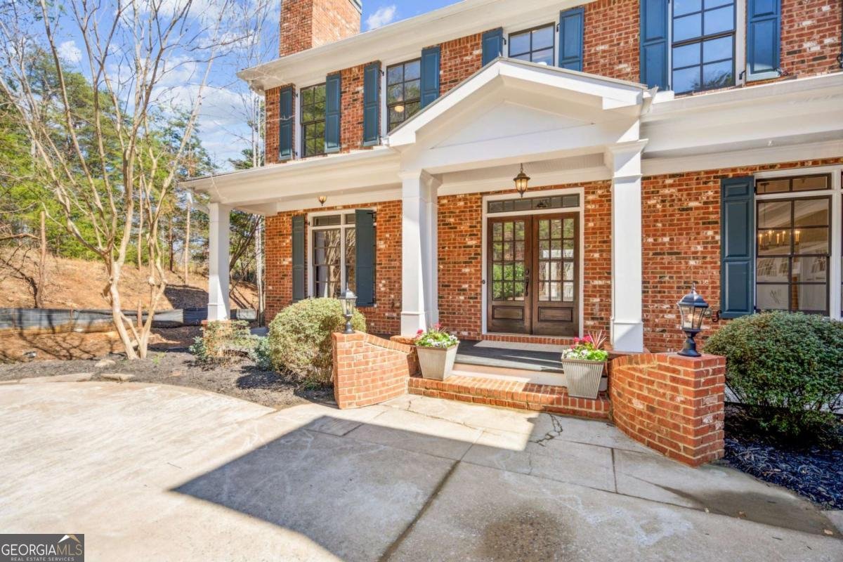27 Lakeshore Circle Dawsonville - 75
