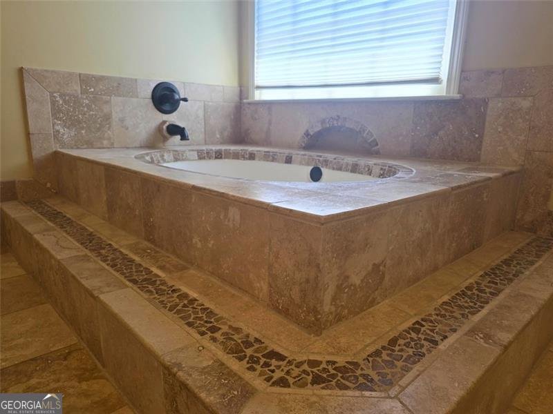 310 AVEBURY JOHNSCREEK - 15