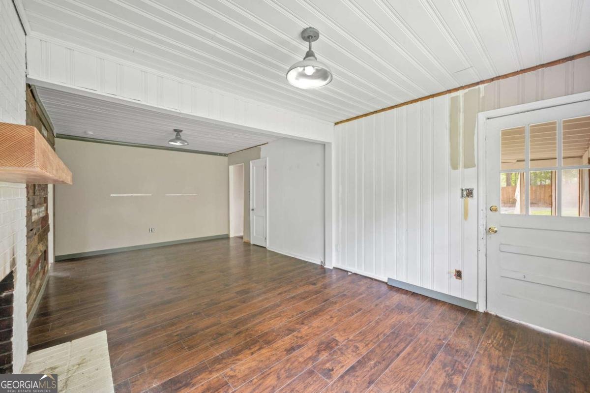 4113 Maroney Mill Road Douglasville - 24