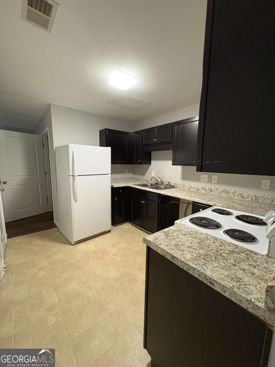7560 Taylor Road Riverdale - 3