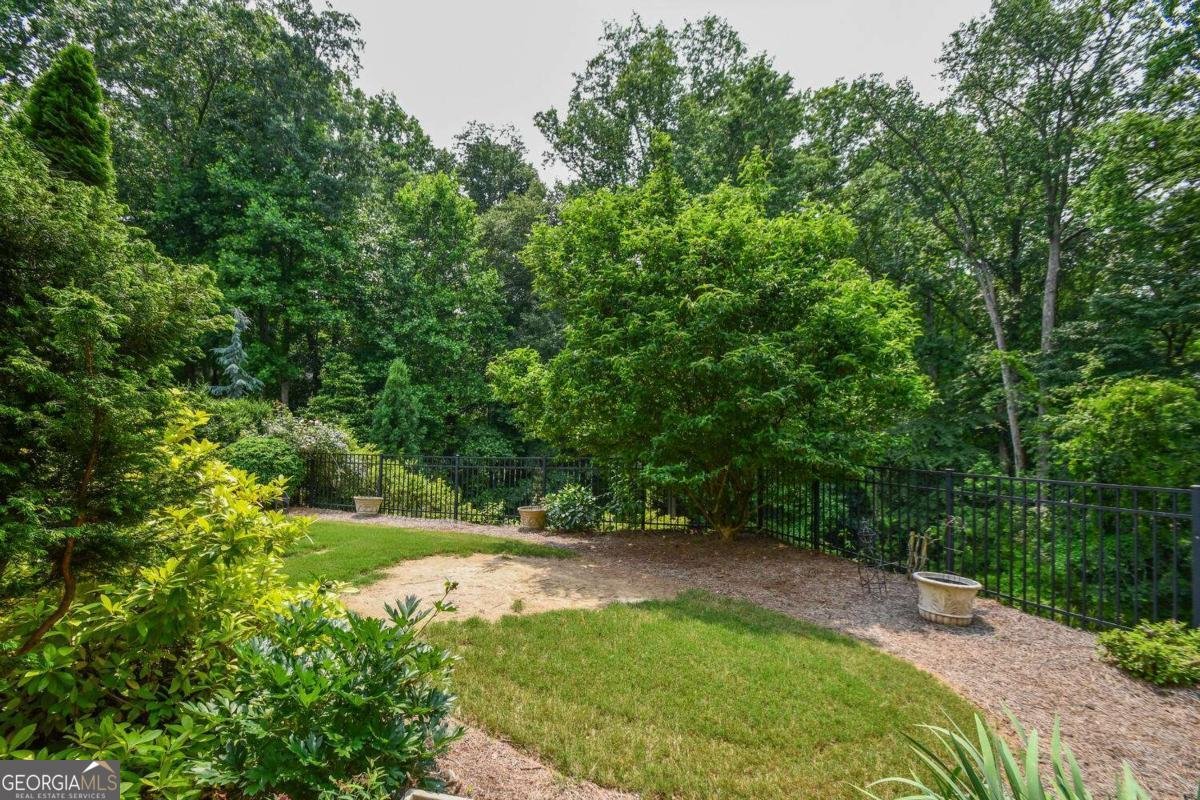 1173 Saint Charles Place Gainesville - 75