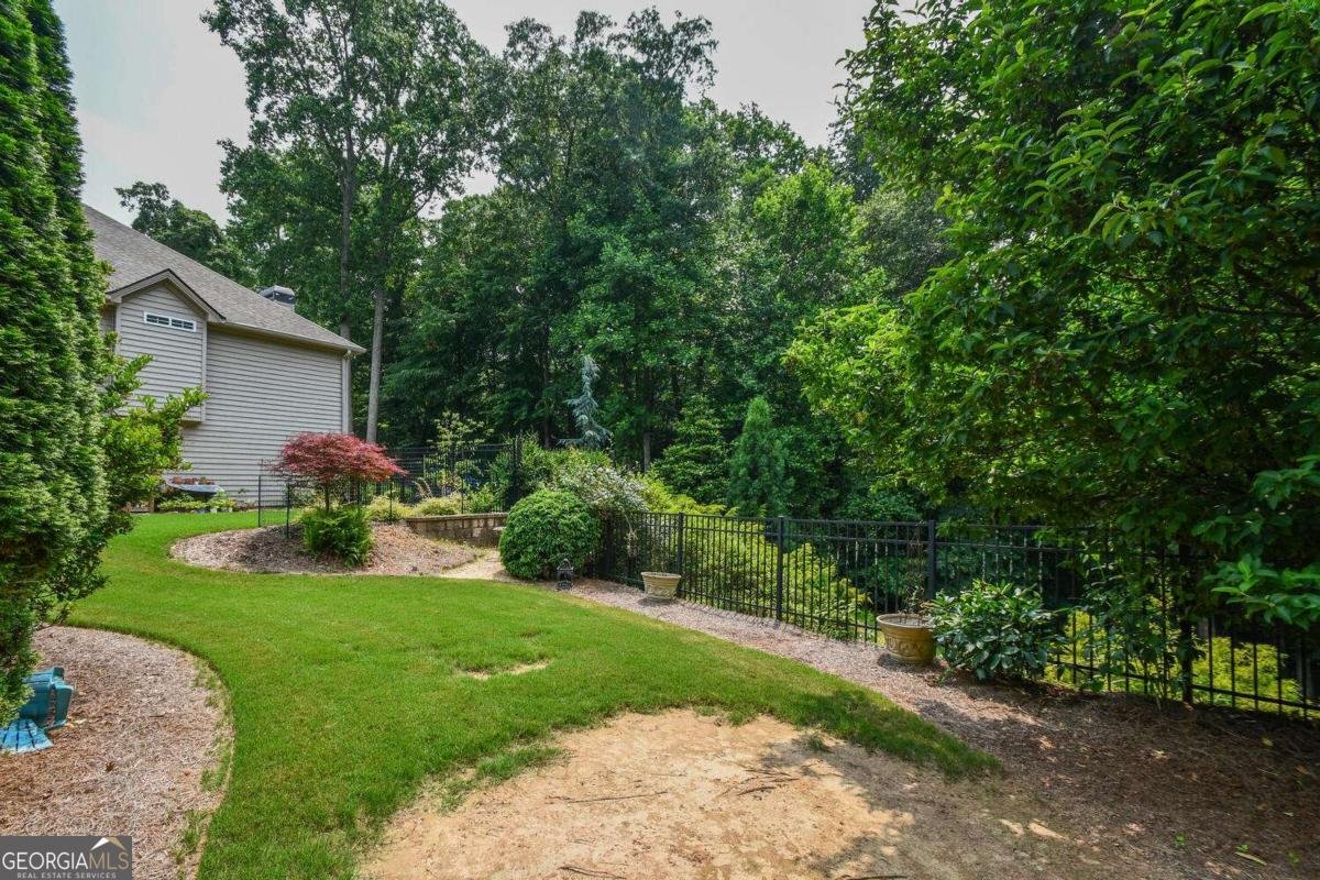 1173 Saint Charles Place Gainesville - 76