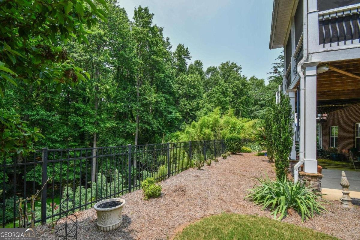1173 Saint Charles Place Gainesville - 77