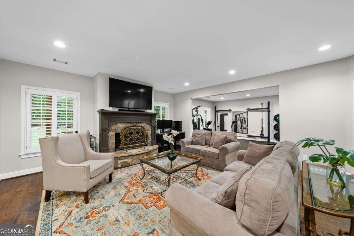 2540 Hillandale Circle Cumming - 33
