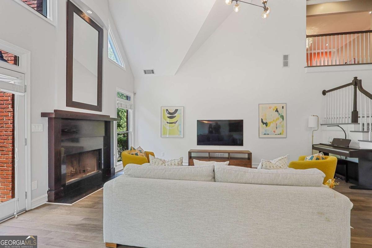 1174 Brookhaven North Circle Atlanta - 11