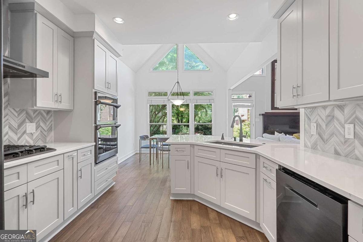 1174 Brookhaven North Circle Atlanta - 17