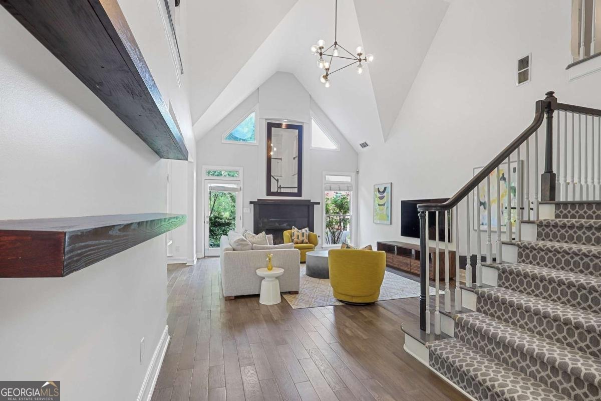1174 Brookhaven North Circle Atlanta - 9