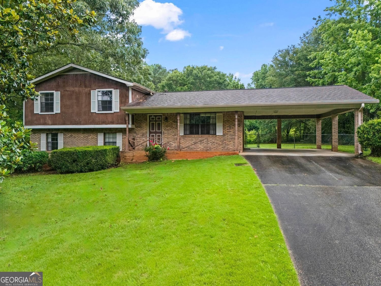 140 Carriage Circle Stockbridge - 1