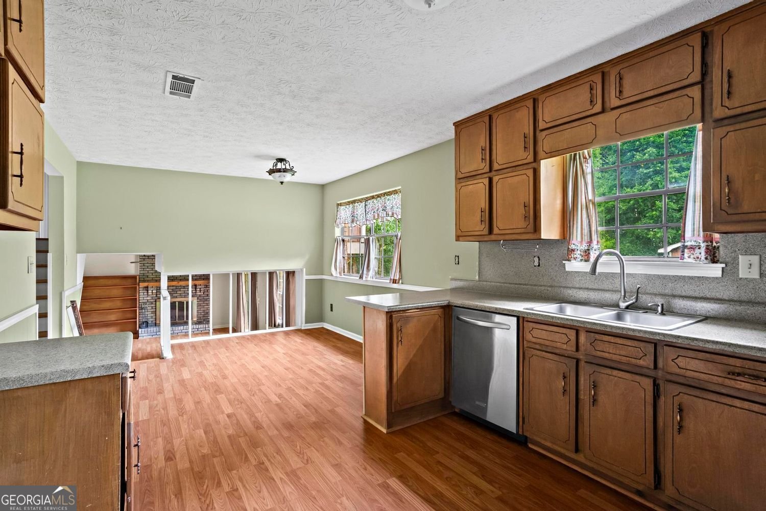 140 Carriage Circle Stockbridge - 10