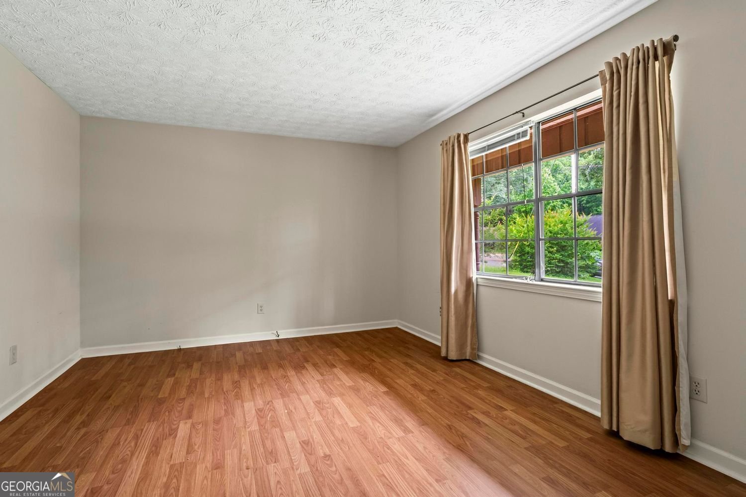 140 Carriage Circle Stockbridge - 4