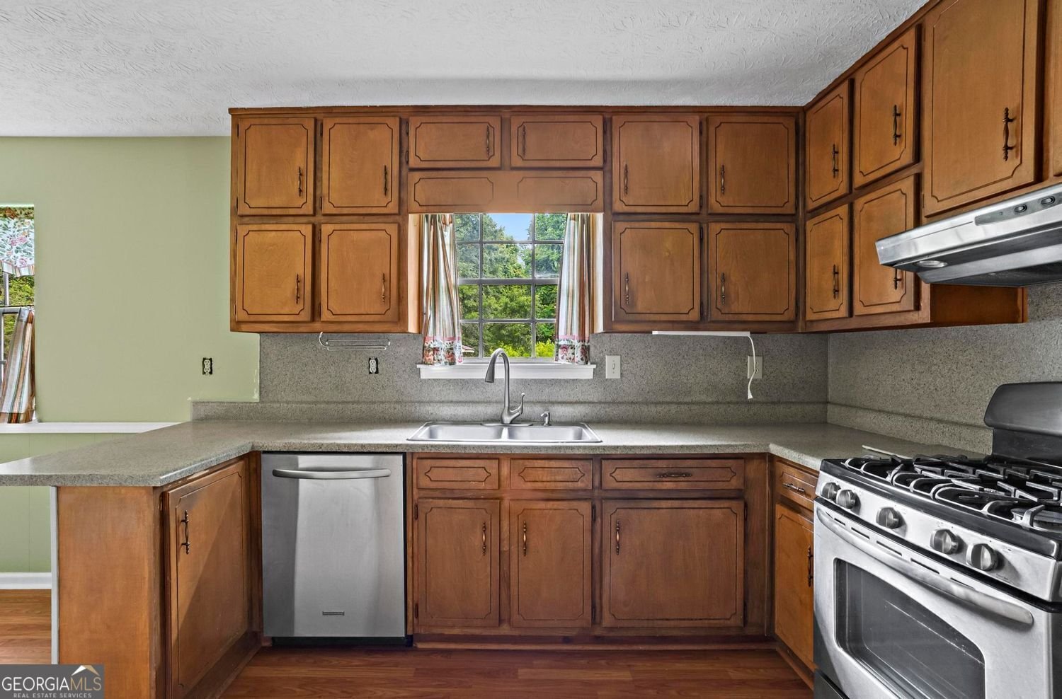 140 Carriage Circle Stockbridge - 9