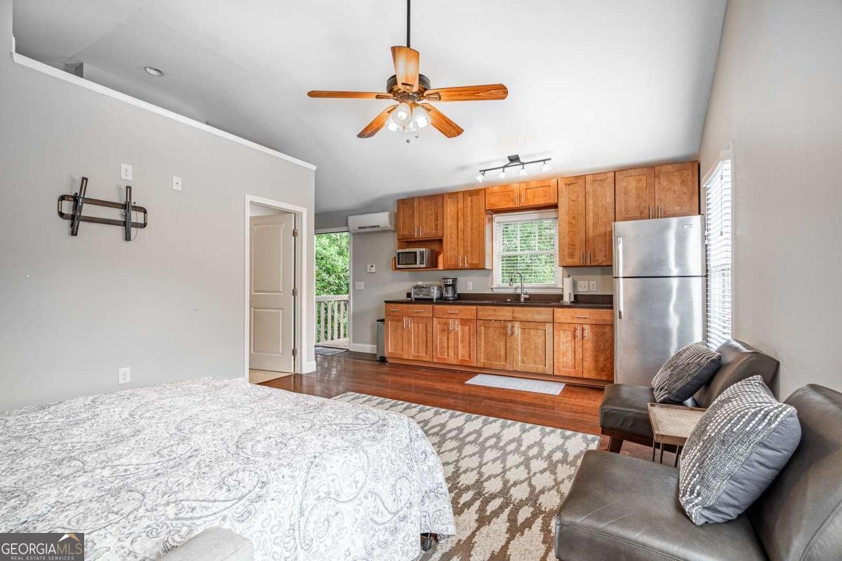2580 Acorn Avenue Atlanta - 34